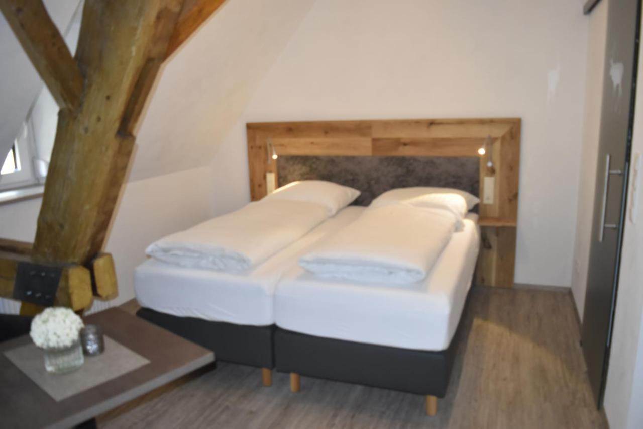 Gasthof Pension Zum Goldenen Hirschen Burgbernheim Zewnętrze zdjęcie